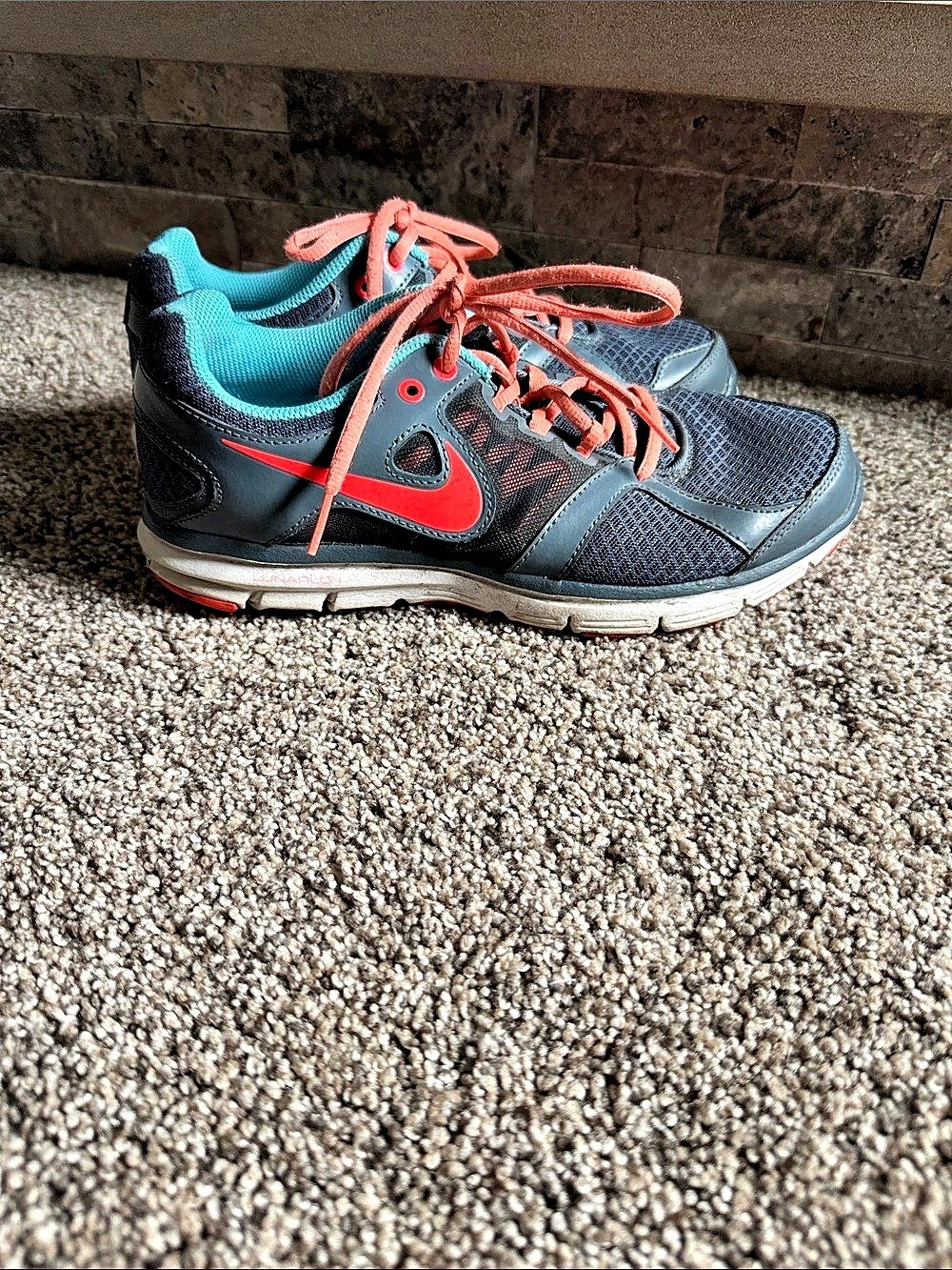 Nike Lunarforever2 Women’s US 7.5 Athletic Shoes EUC